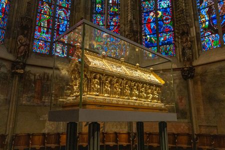 Goldener Marienschrein im Aachener Dom.