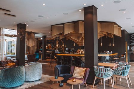 Lounge-Bereich im Motel One.